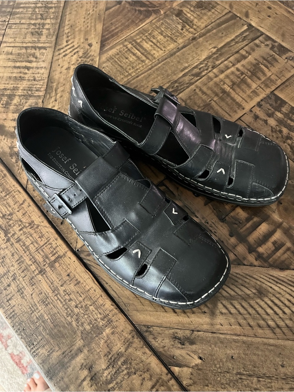 Josef Seibel Men's Black Leather Fisherman-Style Sandals